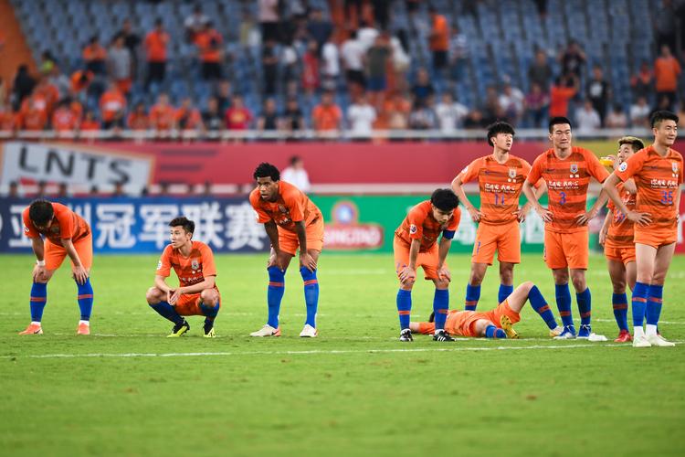 Các Trận đang Diễn Ra